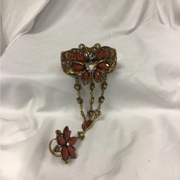 Butterfly Slave Bracelet with Ring - Picture 7 of 12